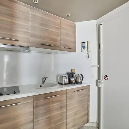 Apartment Montaigne Champs Elysees *