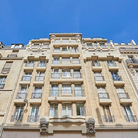Montaigne Champs Elysees Apartment