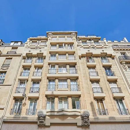 Montaigne Champs Elysees Apartment