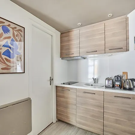 Apartment Montaigne Champs Elysees